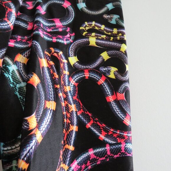 BLACKMILK Velour Velvet Neon Snakes Crop Capri Leggings Goth Punk - Size XS NWT - Picture 8 of 14